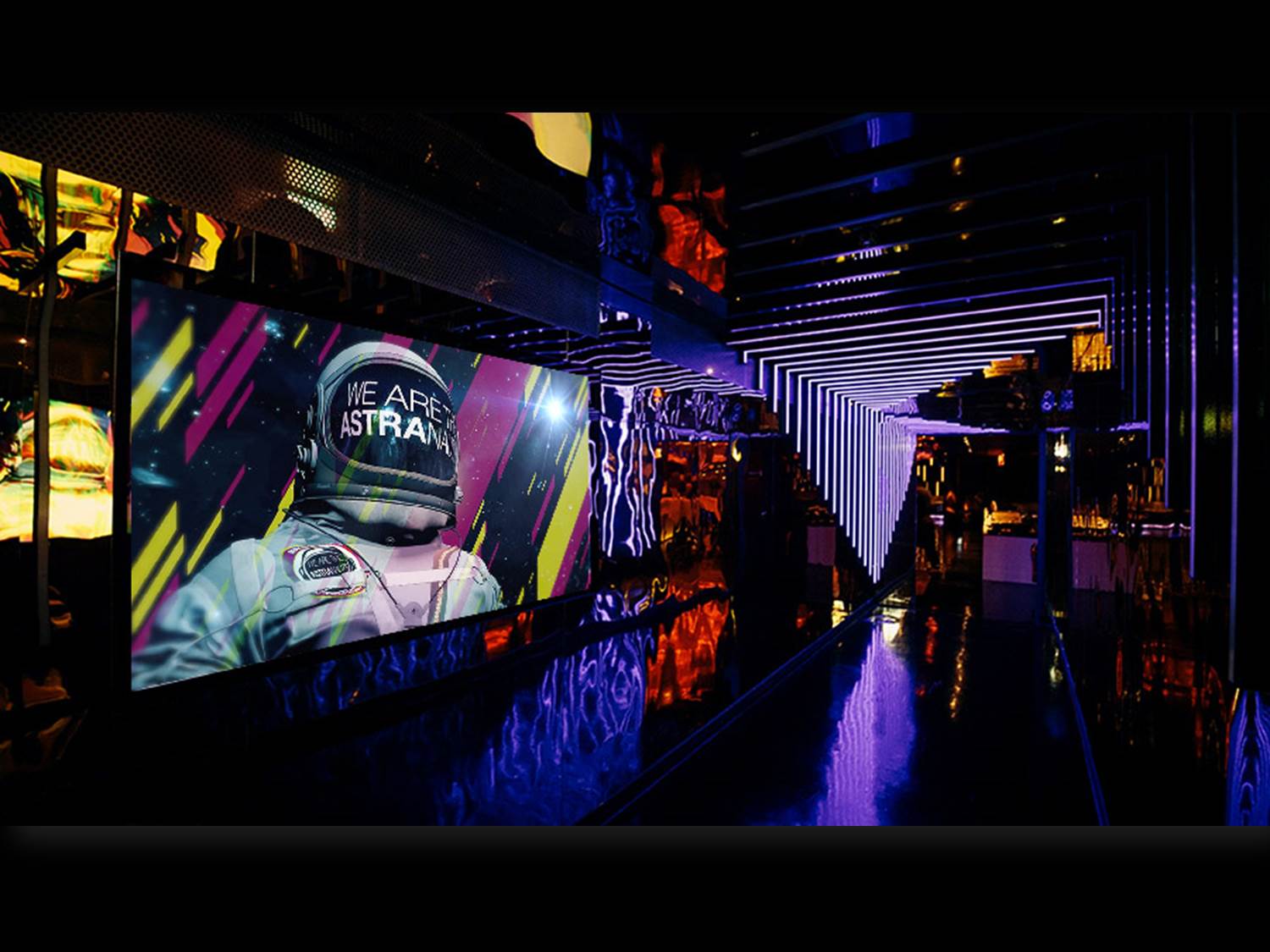 Cover image: Under the motto "We are the astranauts," Studio Eigengrau visually staged a sales conference of its client Santis at the Zeiss Planetarium Berlin as a space mission. (Photo: Florian Trettenbach)