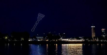 The Gillette drone show at the "Tanzbrunnen" event location in Cologne was part of Gillette's sponsorship activities at the Gamescom 2022
