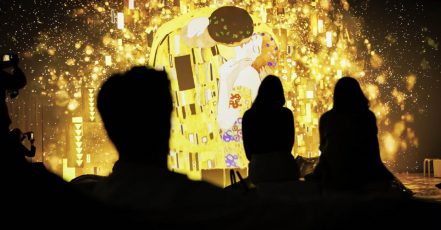 The world-famous painting THE KISS by Gustav Klimt can be enjoyed as a digital, immersive art experience in the event venue Alte Lokhalle Mainz, Germany, from December 5, 2024 (Credits / copyright: Morris Mc Matzen)
